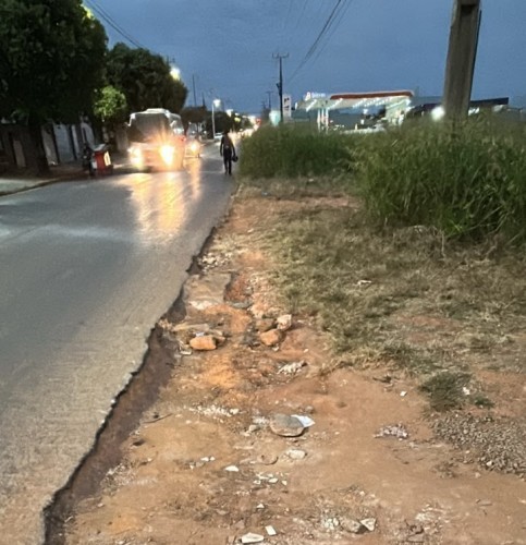Presidente solicita construção de sistema de drenagem pluvial no terreno baldio localizado ao lado da Faculdade Fasipe